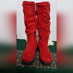 Elegant Red Suede Heeled Boots